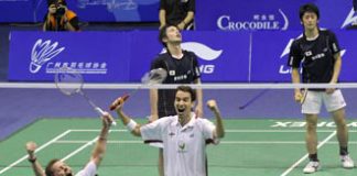 Anthony Clark (left) and Nathan Robertson (centre), ranked 19th in the world, dispatched with the No. 1 ranked Indonesians in a dominant 21-12, 21-11 victory