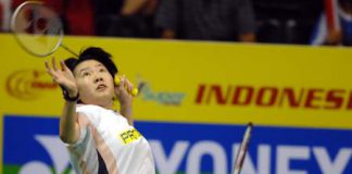 Malaysia's Chen Eei Hui (L) and Wong Pei Tty compete during their women's doubles final against China's Cheng Shu and Zhao Yunlei at the Indonesian Open 2009 badminton competition in Jakarta, Indonesia, on June 21, 2009. Malaysia's Chen Eei Hui and Wong Pei Tty won 2-0 and claimed the title of the event.