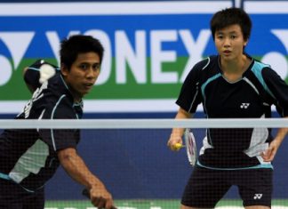 Liliyana Natsir, right, and Nova Widianto during the mixed doubles final match of the World Badminton Championships at the in Hyderabad earlier this month.