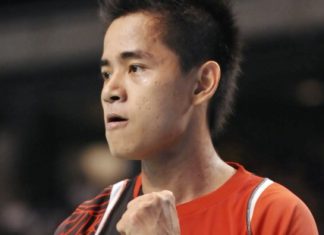 Simon Santoso of Indonesia reacts after his winning point against Lee Chong Wei.
