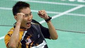 Lee Chong Wei celebrates after beating Thailand's Boonsak Ponsana in the Malaysian Open Badminton Final at Putra stadium in Bukit Jalil Sunday.