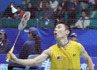 Steady progress: Lee Chong Wei in action against Hong Kong&rsquo;s Chan Yan Kit in the men&rsquo;s singles round of 16 yesterday. The Malaysian won 17-21, 21- 9, 21-6.