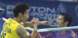 Malaysia&rsquo;s Lee Chong Wei shaking hands with Vietnam&rsquo;s Nguyen Tien Minh after beating him 21-15, 21-16 in the men&rsquo;s singles quarter-finals.