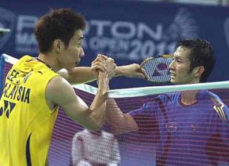 Malaysia&rsquo;s Lee Chong Wei shaking hands with Vietnam&rsquo;s Nguyen Tien Minh after beating him 21-15, 21-16 in the men&rsquo;s singles quarter-finals.