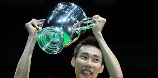 Lee Chong Wei holds the trophy