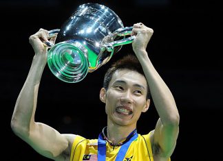 Lee Chong Wei holds the trophy