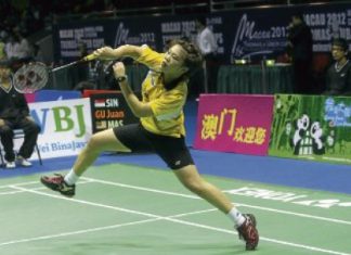 Tee Jing Yi returns a shot to Singapore&rsquo;s Gu Juan yesterday. Jing Yi won 21-13, 10-21, 21-15.