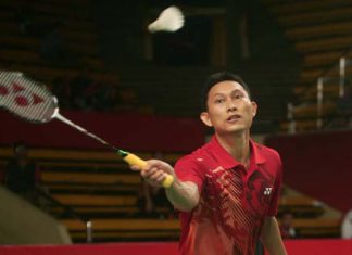 Sony Dwi Kuncoro of Indonesia returns a shot to Brice Leverdez of France during their men&rsquo;s singles qualifier match at the Djarum Indonesia Open on Tuesday.