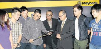 Lee Chong Wei and the Tiger-powered racquet