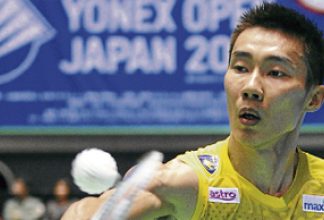 Lee Chong Wei beat Boonsak Ponsana of Thailand in the final of the Japan Open in Tokyo yesterday. Chong Wei won 21-18, 21-18