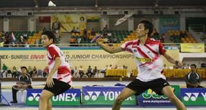 In good form: Malaysia&rsquo;s Chooi Kah Ming and Ow Yao Han (left) defeated South Koreans Kim Ki-seob-Na Jae-yeob 17-21, 21-10, 21-10 in the third round of the Korean Open GP Gold tournament yesterday.