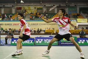 In good form: Malaysia&rsquo;s Chooi Kah Ming and Ow Yao Han (left) defeated South Koreans Kim Ki-seob-Na Jae-yeob 17-21, 21-10, 21-10 in the third round of the Korean Open GP Gold tournament yesterday.