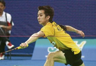 Malaysia Tigers&rsquo; Chong Wei Feng defeated Musica Champion&rsquo;s Lee Hyun Il 21-15, 21-19 yesterday.