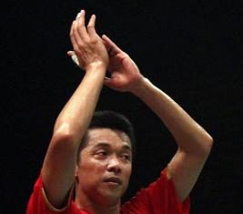Olympic hero Taufik Hidayat bids an emotional farewell
