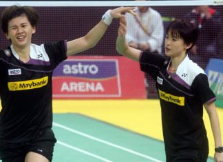 Woon Khe Wei (left) suffered a painful lesson in 2009 world meet.