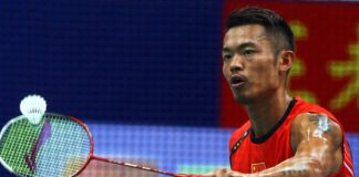 China's Lin Dan had an easy 21-6, 21-9 win over USA's Sattawat Pongnairat.
