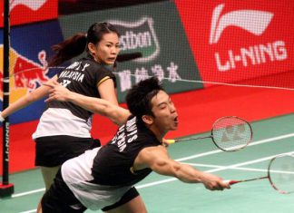 Miserable outing: Chan Peng Soon-Goh Liu Ying were beaten 18-21, 19-21 by South Korea's Kim Ki-jung-Jung Kyung-eun.