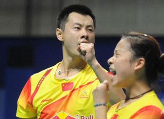 China's world number one badminton mixed doubles pair Xu Chen (L) and Ma Jin.