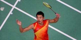 China's Lin, Lee through to world badminton quarter-finals