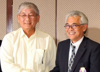 Tan Aik Mong (left) with BAM president Tengku Tan Sri Mahaleel Tengku Ariff after the council meeting. Aik Mong will now be in charge of coaching, training, development and tournament plans.