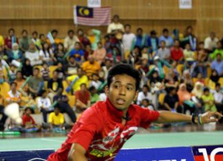 Malaysia's Iskandar Zulkarnian returns a shot to Tian Houwei of China in the Asian Youth Championships in 2011. He meets Houwei again for a place in the semi-finals at the Korean Open GP Gold on Friday.