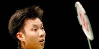 Boonsak Ponsana defeated Denmark's Hans-Kristian Vittignhus 21-17, 21-16 to set up a semi-final match with Lee Chong Wei.