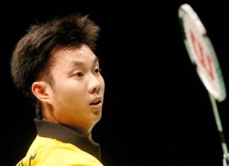 Boonsak Ponsana defeated Denmark's Hans-Kristian Vittignhus 21-17, 21-16 to set up a semi-final match with Lee Chong Wei.