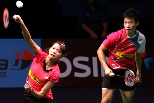 Chan Peng Soon-Goh Liu Ying were whipped by world No. 1 Zhang Nan-Zhao Yunlei 17-21, 12-21 in their Group A match on Dec 12, 2013. Chan Peng Soon-Goh Liu Ying were whipped by world No. 1 Zhang Nan-Zhao Yunlei 17-21, 12-21 in their Group A match on Dec 12, 2013.