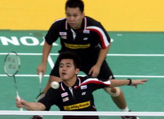 Hoon Thien How (back) and Tan Wee Kiong were given a scare by team-mates Chooi Kah Ming-Teo Ee Yi before prevailing in the second round of the Macau Open GP Gold.