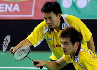 Hoon Thien How (left) and Tan Wee Kiong beat South Korea&rsquo;s Choi Sol-kyu-Kang Ji-wook 21-17, 21-17 in the Macau Open GP Gold quarter-finals on Friday.