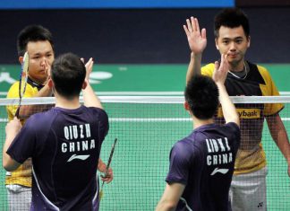 Hoon Thien How and Tan Wee Kiong who beat All-England champions Liu Xiaolong-Qiu Zihan on Thursday (pic) could not repeat the feat as they crashed out of the Super Series Finals after losing to South Korea&rsquo;s Kim Ki-jung-Kim Sa-rang on Friday.