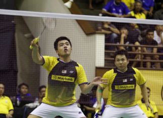 Hoon Thien How (right), who partners Tan Wee Kiong in the men's doubles, hopes that Malaysia can end their title drought in the event at this year's Malaysia Open tournament after four years.