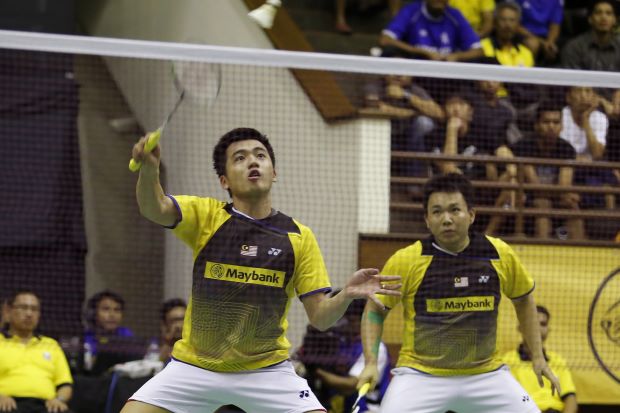 Hoon Thien How (right), who partners Tan Wee Kiong in the men's doubles, hopes that Malaysia can end their title drought in the event at this year's Malaysia Open tournament after four years. Hoon Thien How (right), who partners Tan Wee Kiong in the men's doubles, hopes that Malaysia can end their title drought in the event at this year's Malaysia Open tournament after four years.