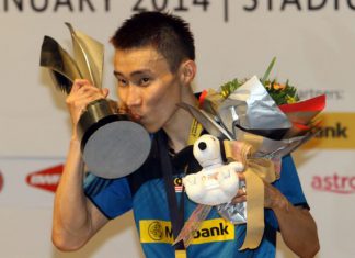Undisputed. National and world No.1 badminton player Lee Chong Wei kisses the Malaysian Open trophy after securing his record 10th home title on Sunday. he beat Indonesian Tommy Sugiarto in straight sets in the final.