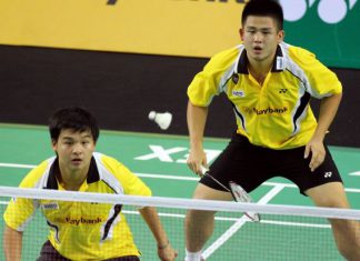 Nelson Heg Wei Keat (right) with former partner Teo Ee Yi, he is now partnering Low Juan Shen.