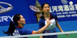Ng Hui Lin (left) and Ng Hui Ern in action during the World Championships in China last year.