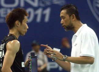 The student and his mentor. This filepic shows Lee Chong Wei and long-time coach Misbun Sidek together at the Malaysian Open tournament in 2011 before Misbun left the BAM.