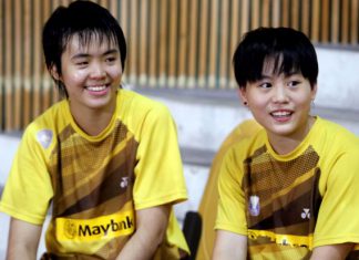 Peck Yen Wei (left) and her partner Goh Yea Ching in a file photo. Yea Ching-Yen Wei lost to Taiwan's Chang Ching-hui-Chang Hsin-tien 15-21, 15-21 in the girls' doubles.