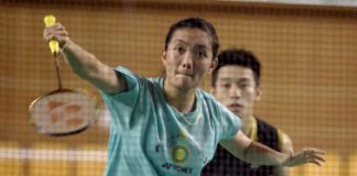 Lai Pei Jing (left) and Chan Peng Soon in training in Stadium Juara.