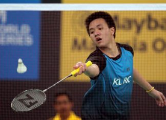 Former world junior champion Zulfadli Zulkiffli is ranked 56th in the world compared to his peers Kento Momota (No.15) of Japan and Victor Axelson (No.26) of Denmark.