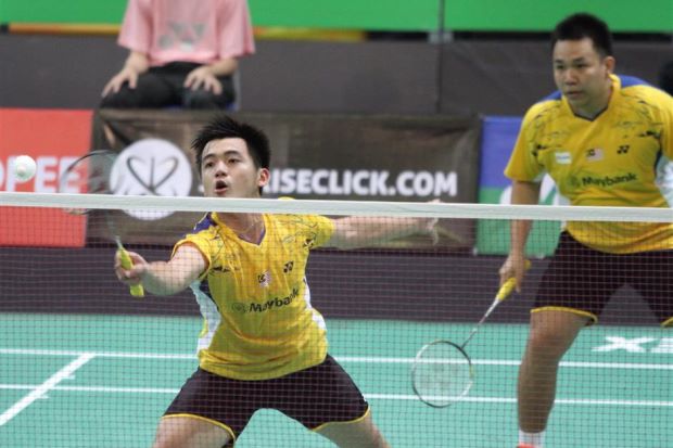 hoon Thien How- Tan Wee Kiong were sent packing 16-21, 20-22 by Singaporeans Danny Bawa Chrisnanta-Chayut Triyachart on Wednesday. hoon Thien How- Tan Wee Kiong were sent packing 16-21, 20-22 by Singaporeans Danny Bawa Chrisnanta-Chayut Triyachart on Wednesday.
