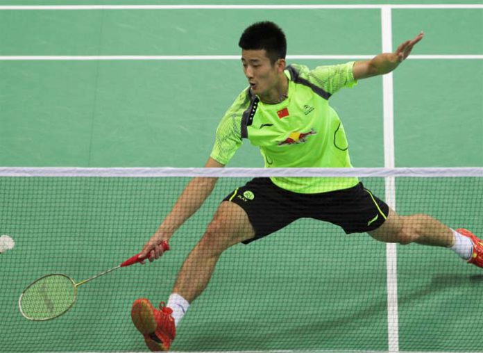 Chen Long defeated Boonsak Ponsana 21-16, 21-8