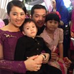 Taufik Hidayat and his family