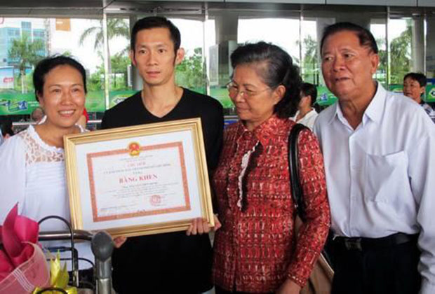 Nguyen Tien Minh receives recognition by local government for winning the 2013 US Open Championships Nguyen Tien Minh receives recognition by local government for winning the 2013 US Open Championships