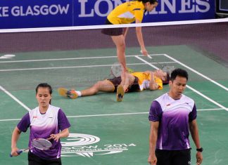 The winning moment for Chan Peng Soon-Lai Pei Jing in the semi-final of Commonwealth Games mixed team event