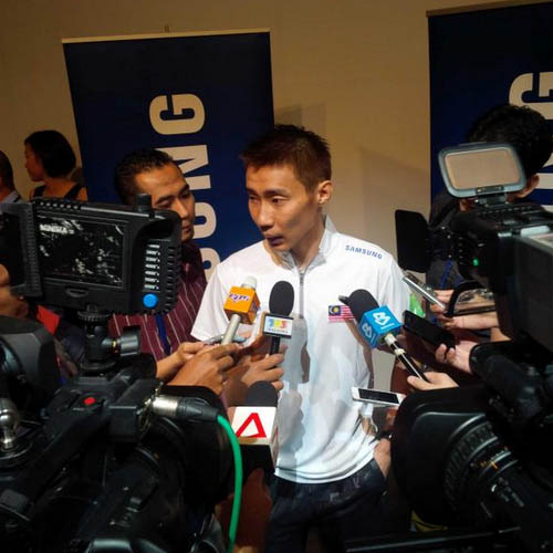 Lee Chong Wei speaks to the media after launching the Samsung Asian Games Campaign