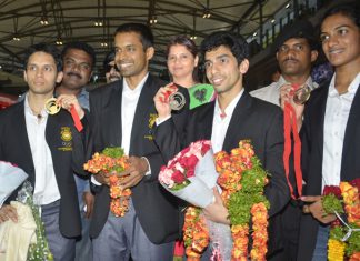Kashyap, Sindhu and Guru touch down to rousing welcome