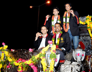 Kashyap, Sindhu, Guru and Gopichand return home to hero's welcome
