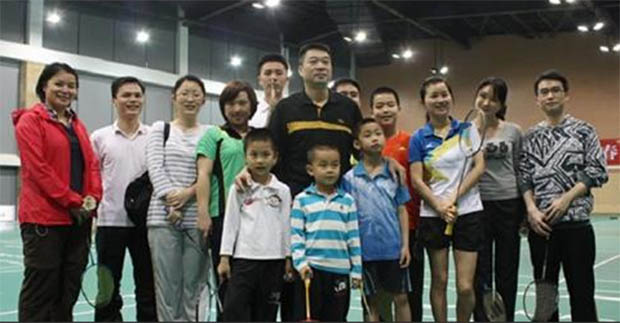 He Guoquan - the man with black shirt in the middle He Guoquan - the man with black shirt in the middle