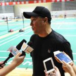 Li Yongbo talking to the media